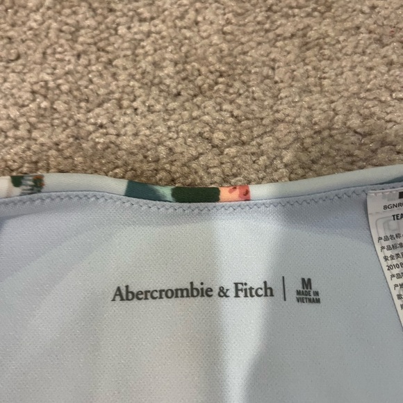 Abercrombie & Fitch High-Leg Cheeky Bikini Bottoms - Picture 5 of 9